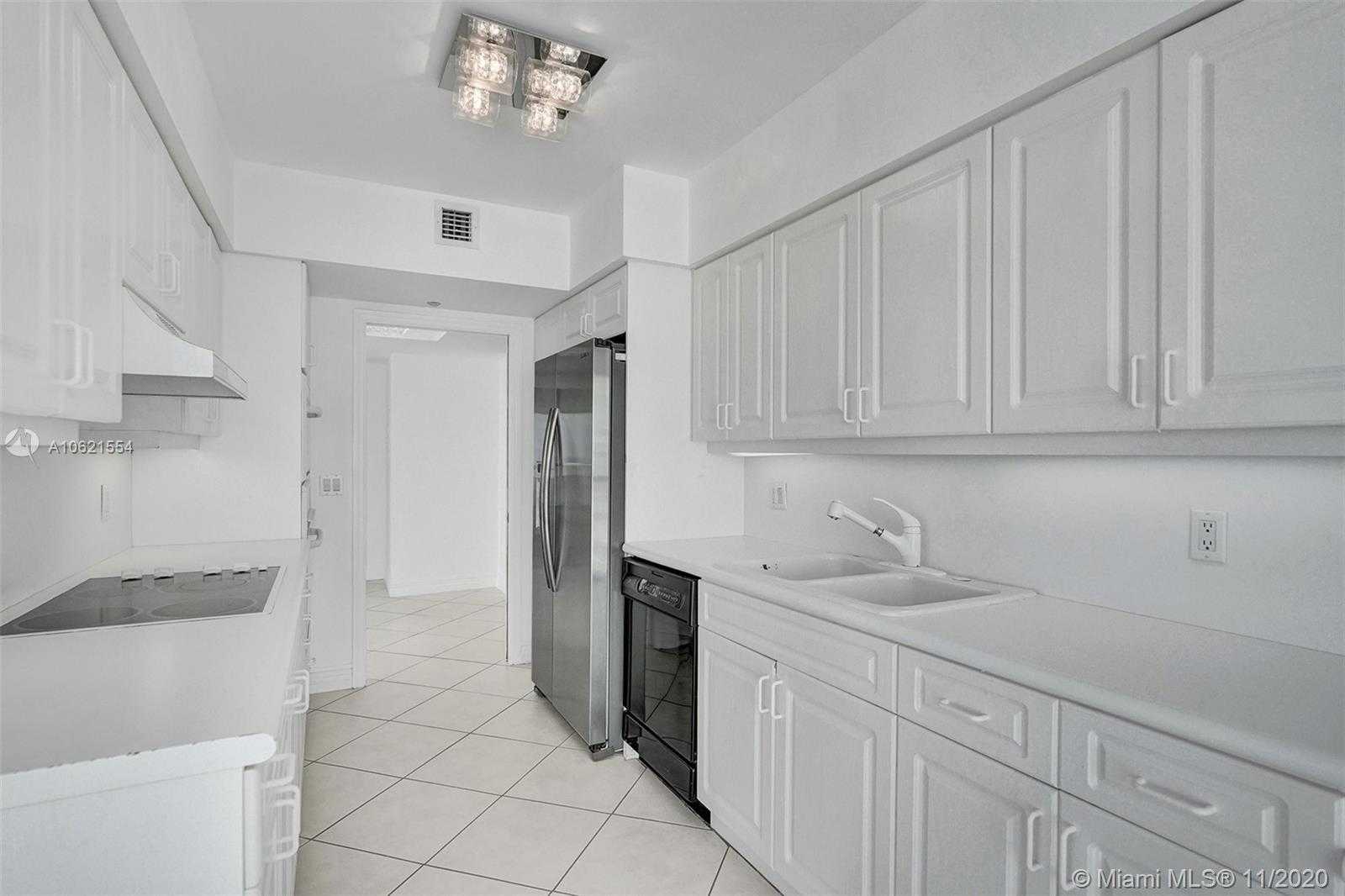 Small Image of 16400 Collins Ave, Sunny Isles Beach, FL 33160, USA Number 4