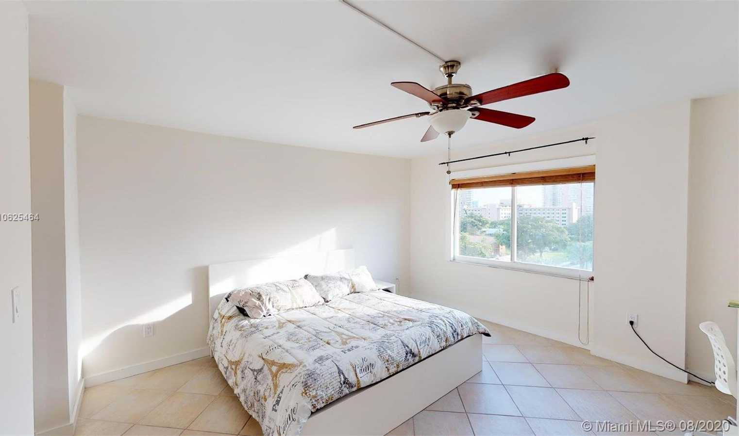 Small Image of 200 178th Dr, Sunny Isles Beach, FL 33160, USA Number 30
