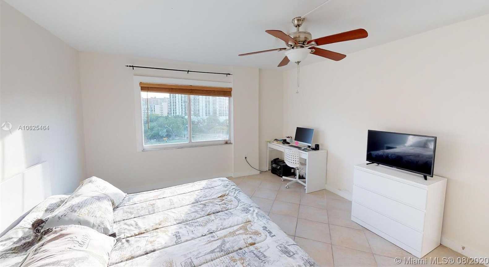 Small Image of 200 178th Dr, Sunny Isles Beach, FL 33160, USA Number 33