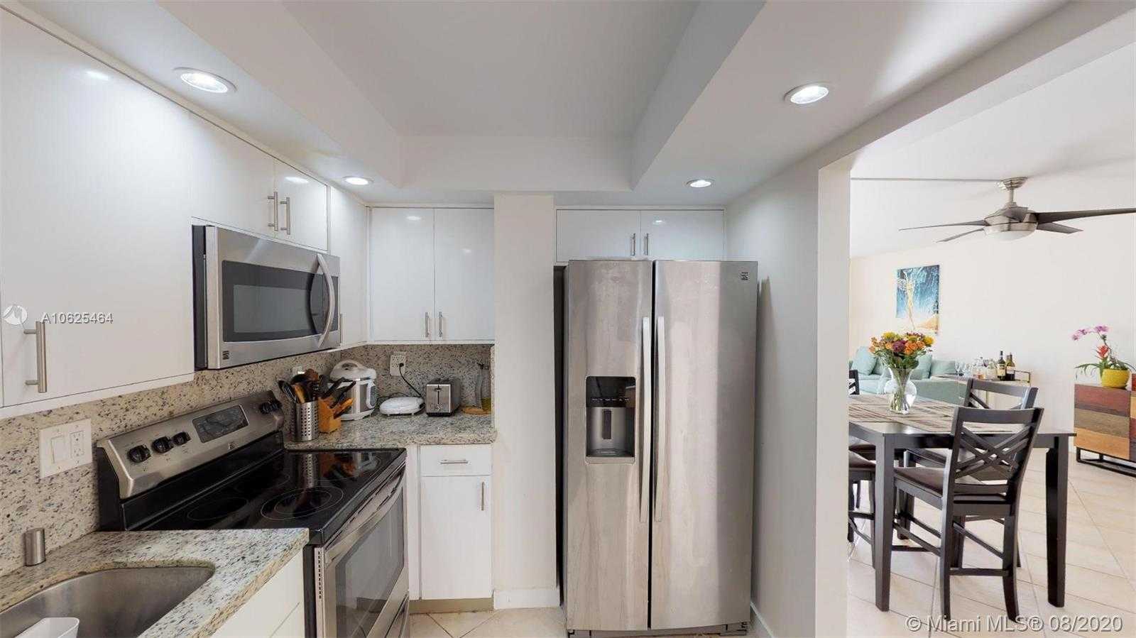 Small Image of 200 178th Dr, Sunny Isles Beach, FL 33160, USA Number 4