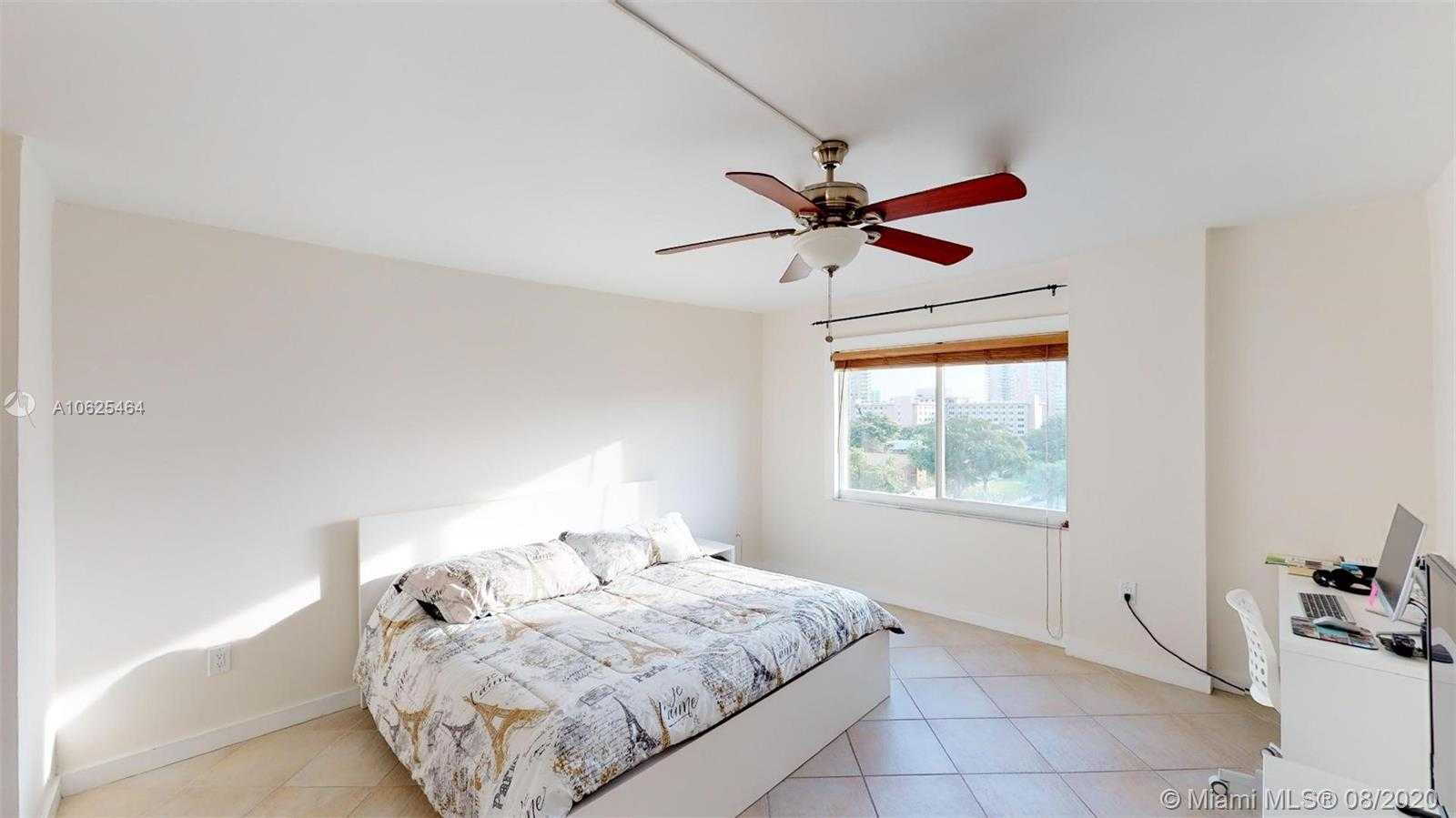 Small Image of 200 178th Dr, Sunny Isles Beach, FL 33160, USA Number 9