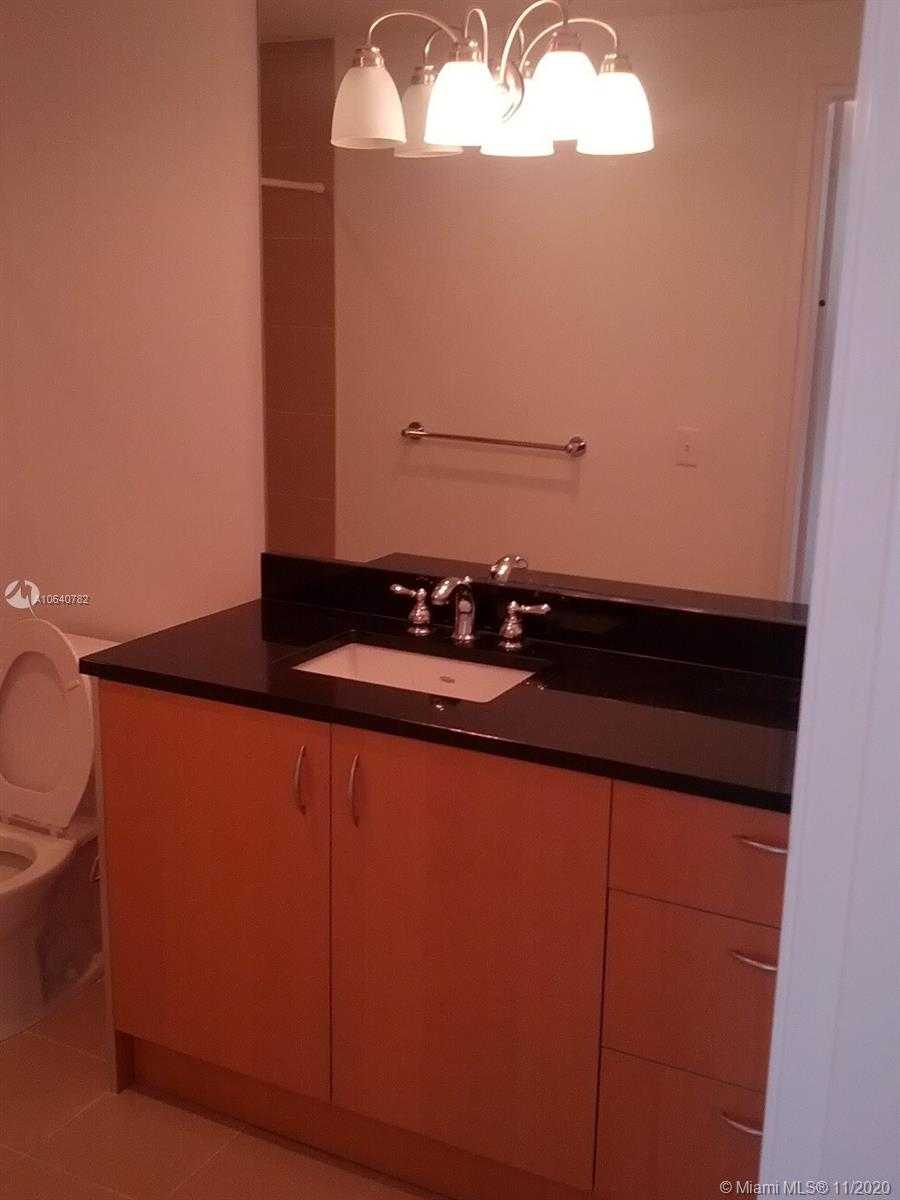 Small Image of 300 SOUTH BISCAYNE BLVD #3204, Miami Number 4