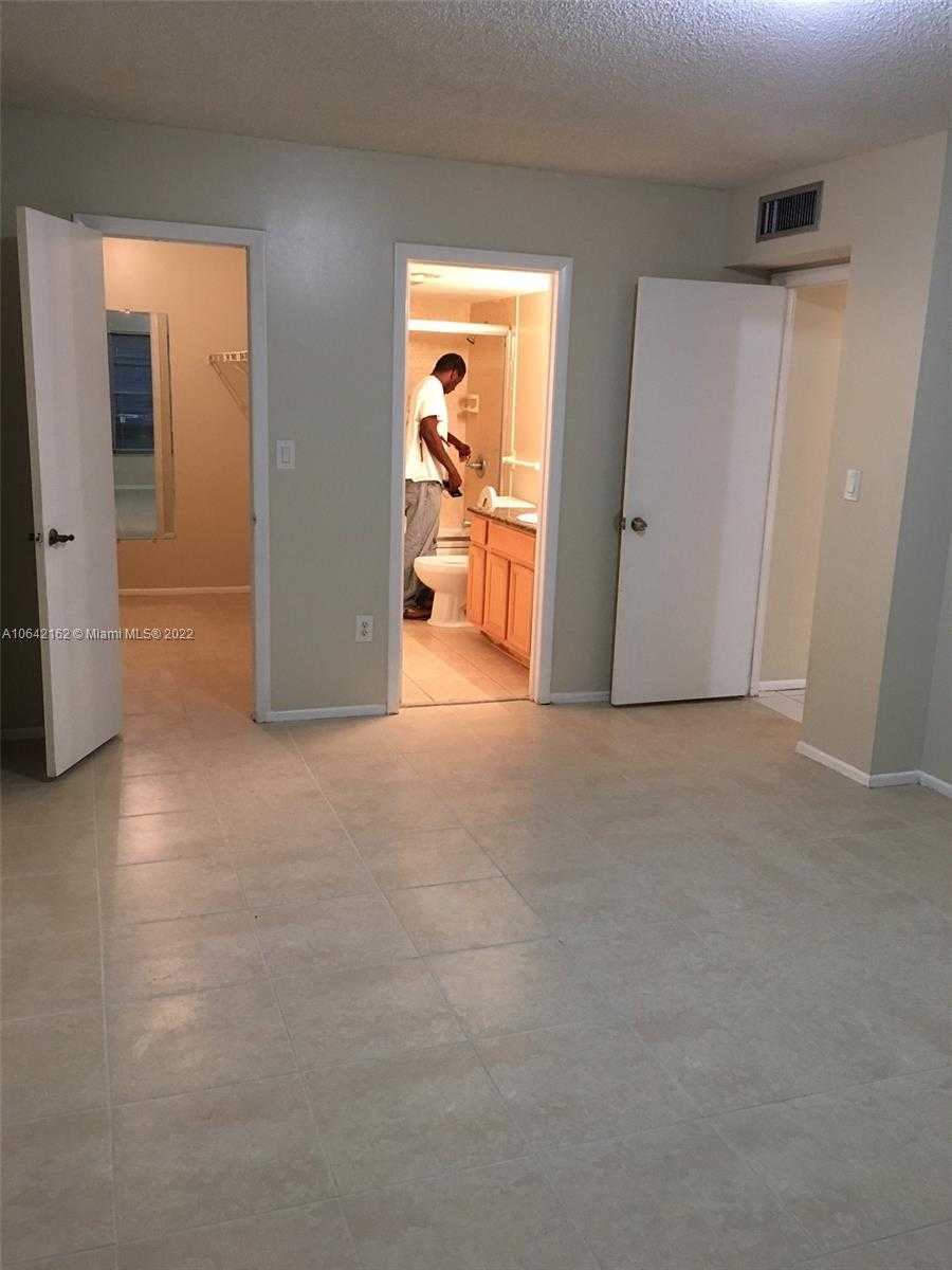 Small Image of 4170 INVERRARY DR #111, Lauderhill Number 25