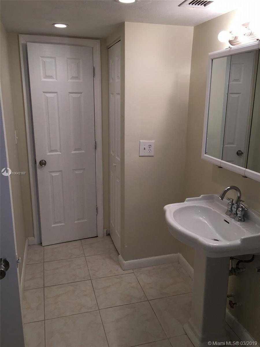 Small Image of 4164 INVERRARY DR #813, Lauderhill Number 14