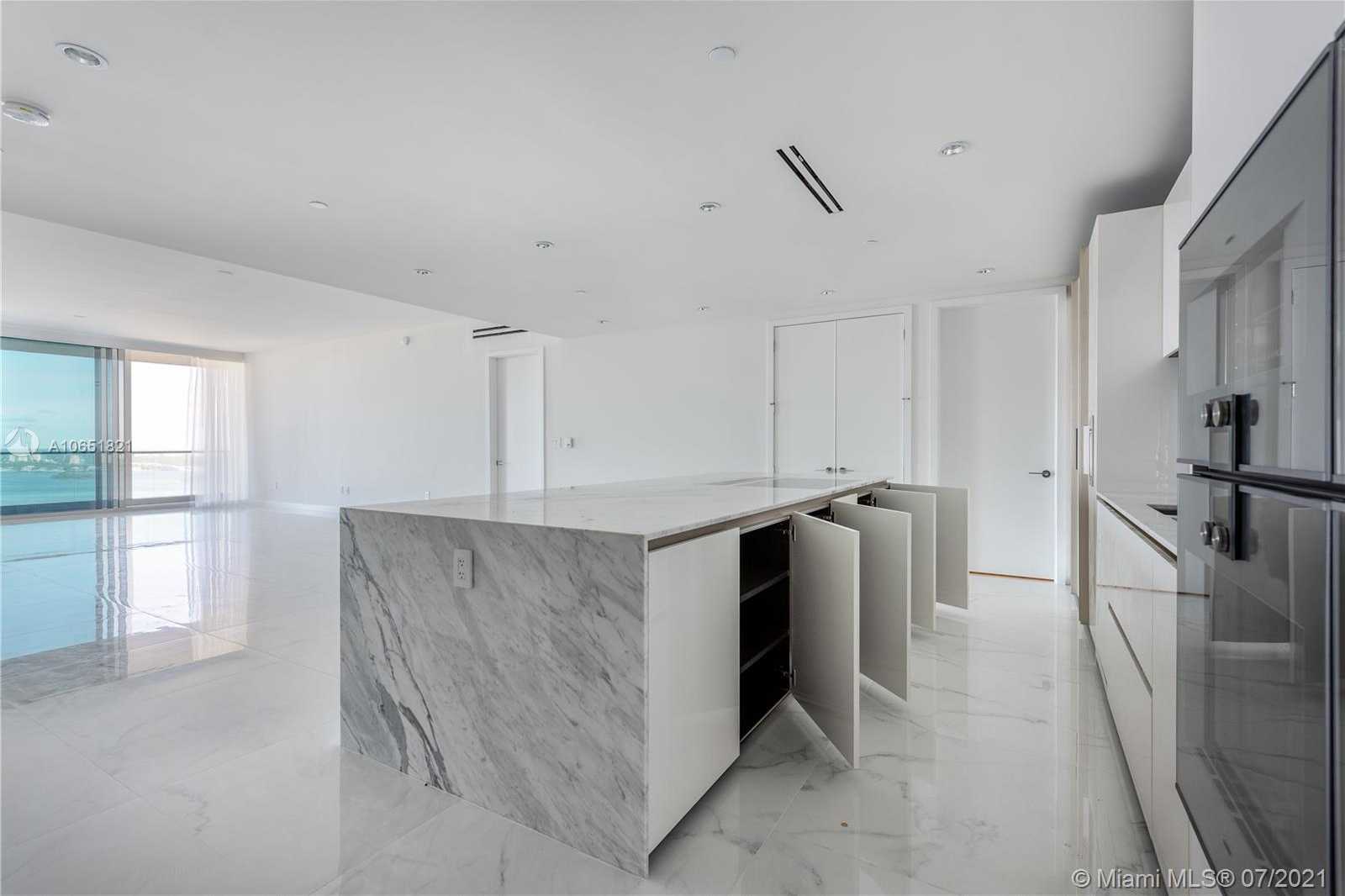 Small Image of 10201 Collins Ave, Bal Harbour, FL 33154, USA Number 14