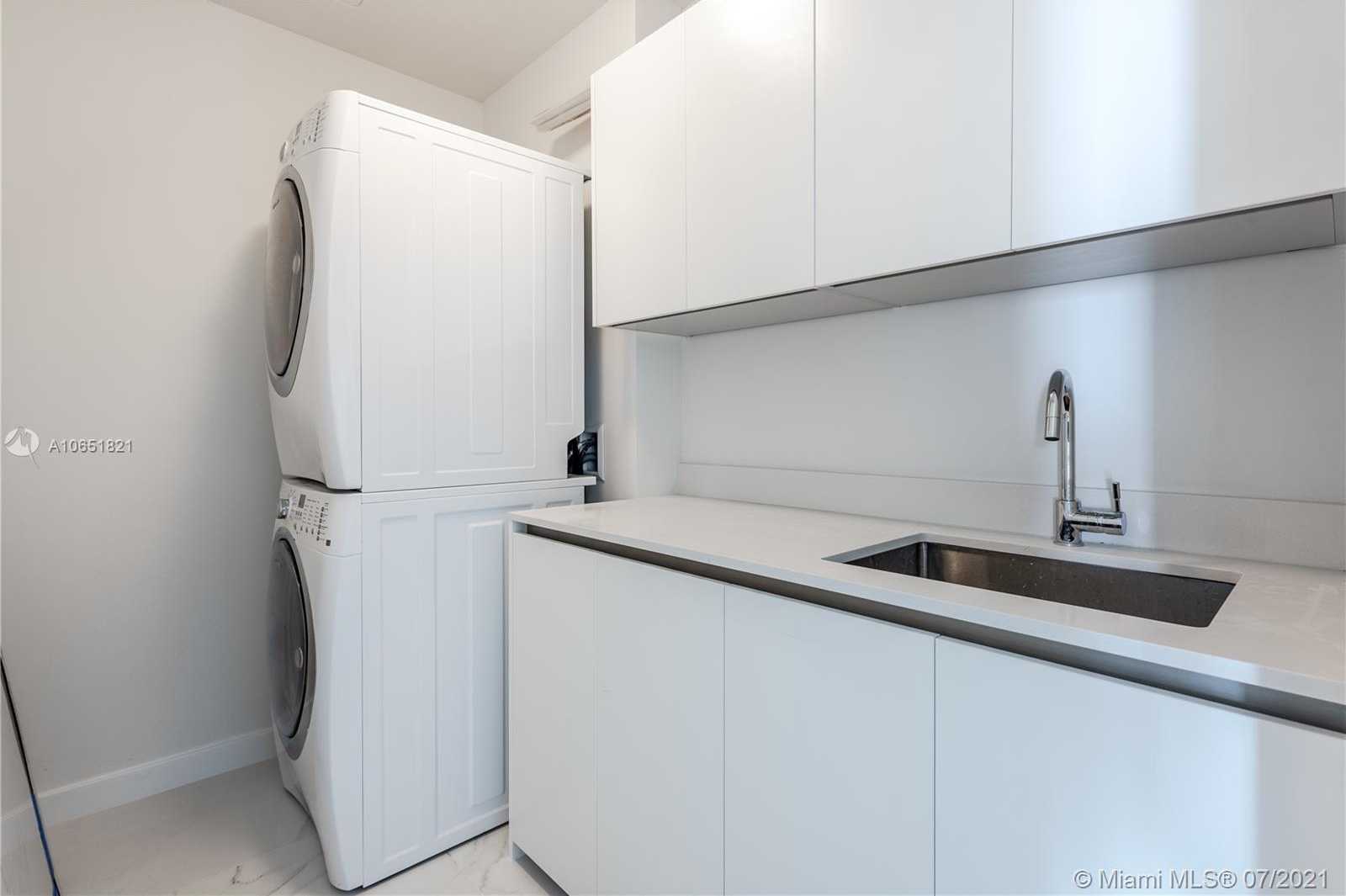 Small Image of 10201 Collins Ave, Bal Harbour, FL 33154, USA Number 16