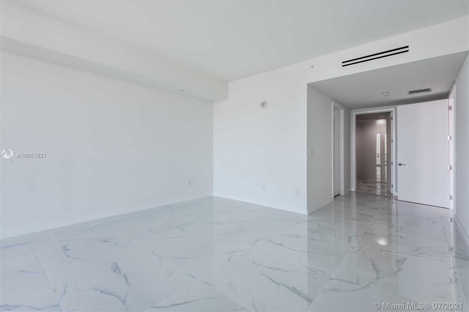 Small Image of 10201 Collins Ave, Bal Harbour, FL 33154, USA Number 17