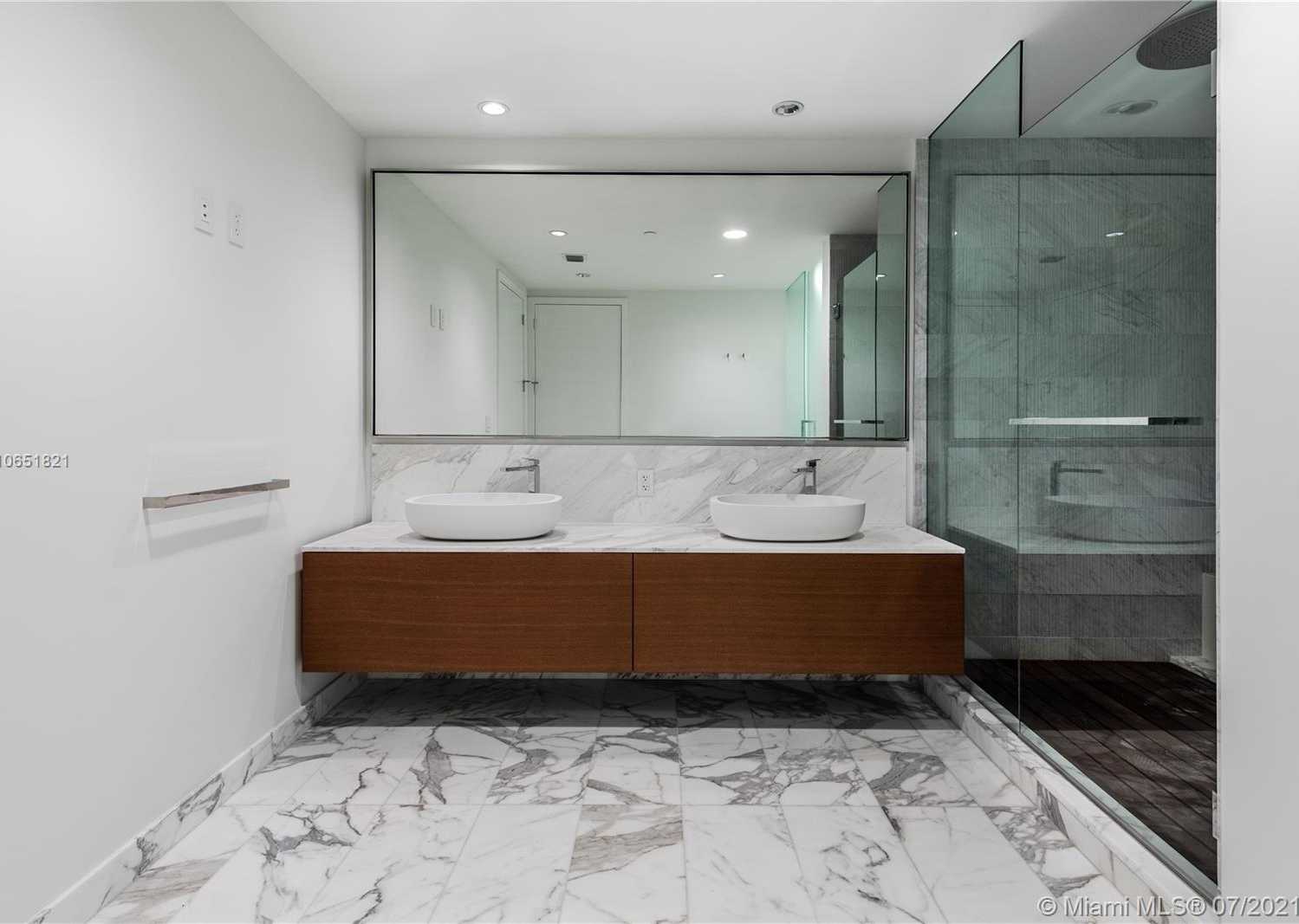 Small Image of 10201 Collins Ave, Bal Harbour, FL 33154, USA Number 19
