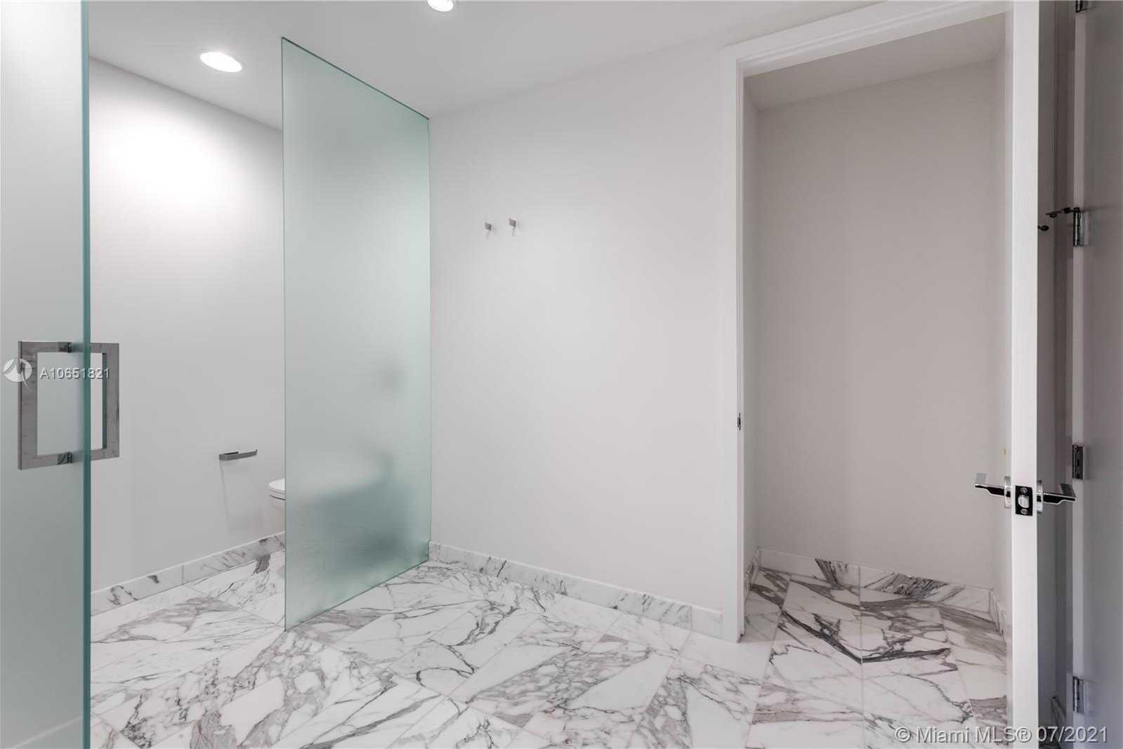 Small Image of 10201 Collins Ave, Bal Harbour, FL 33154, USA Number 21