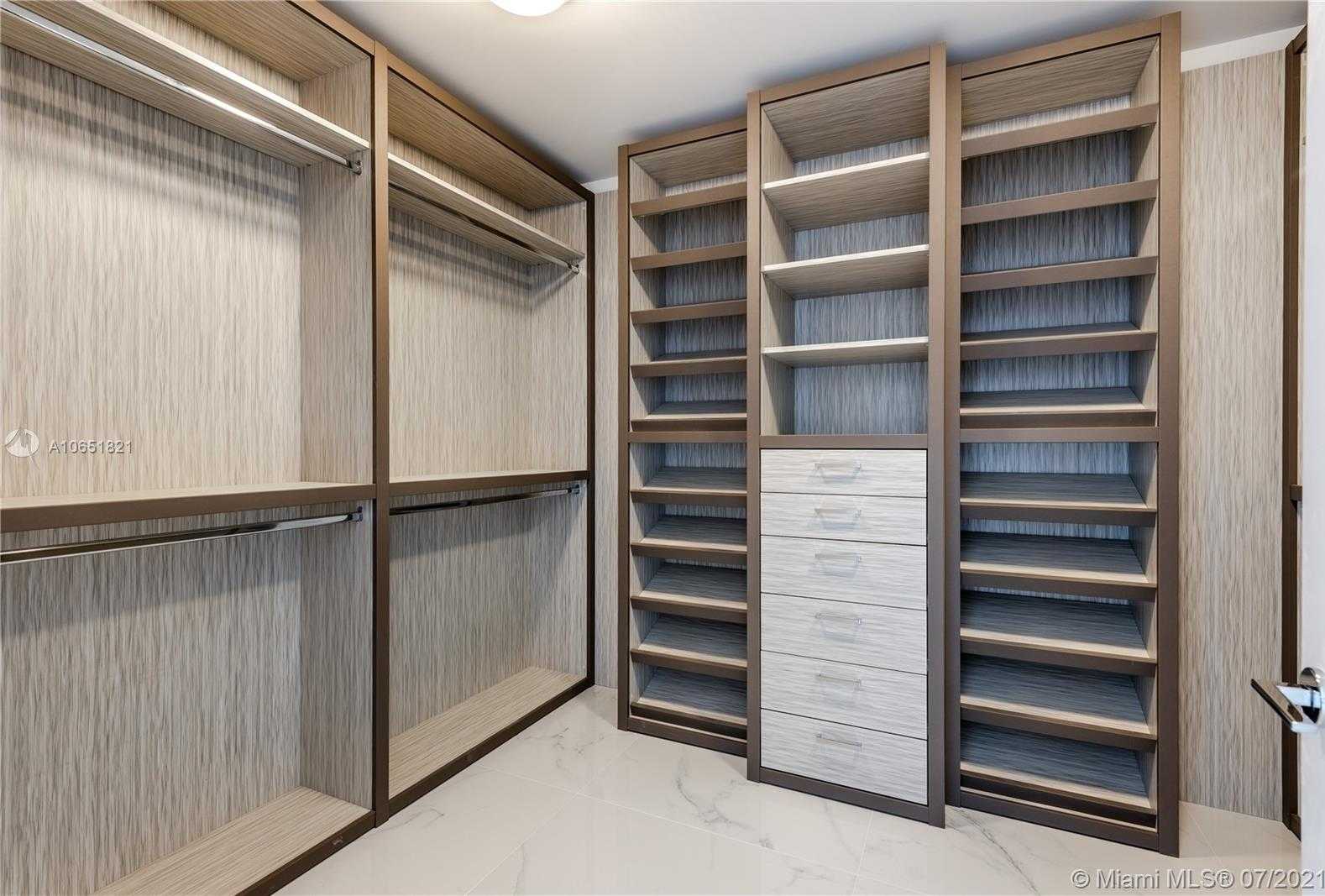 Small Image of 10201 Collins Ave, Bal Harbour, FL 33154, USA Number 22