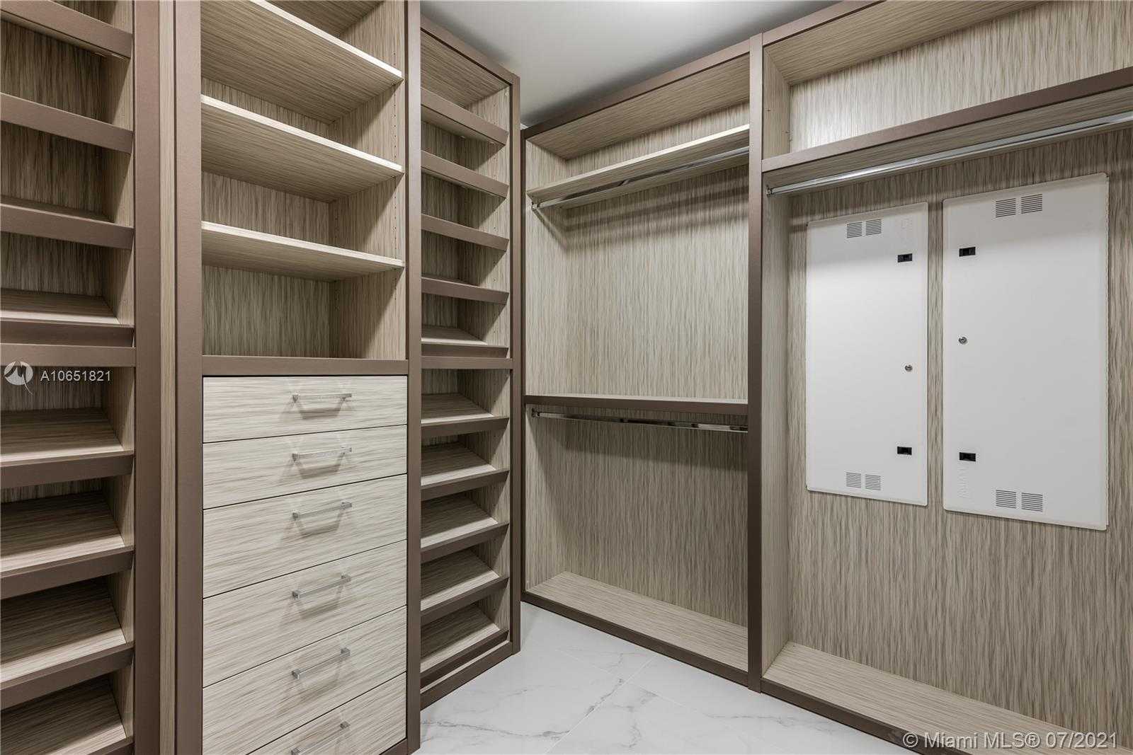 Small Image of 10201 Collins Ave, Bal Harbour, FL 33154, USA Number 23