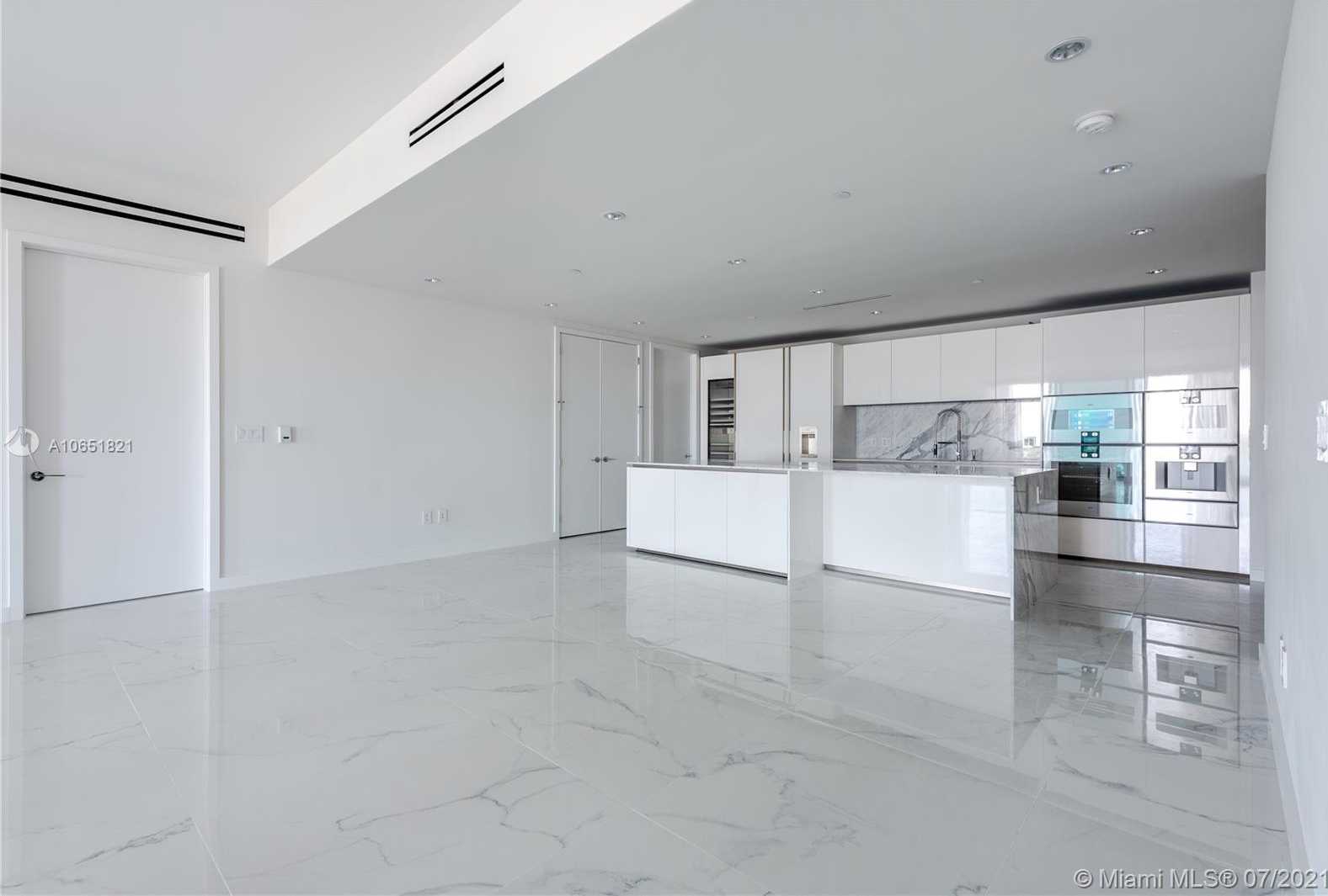 Small Image of 10201 Collins Ave, Bal Harbour, FL 33154, USA Number 5