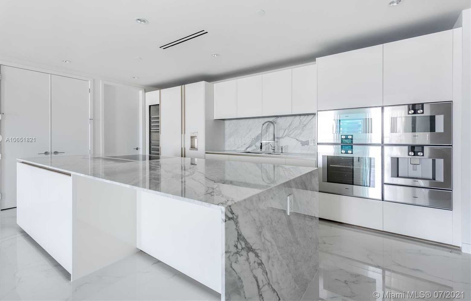 Small Image of 10201 Collins Ave, Bal Harbour, FL 33154, USA Number 8