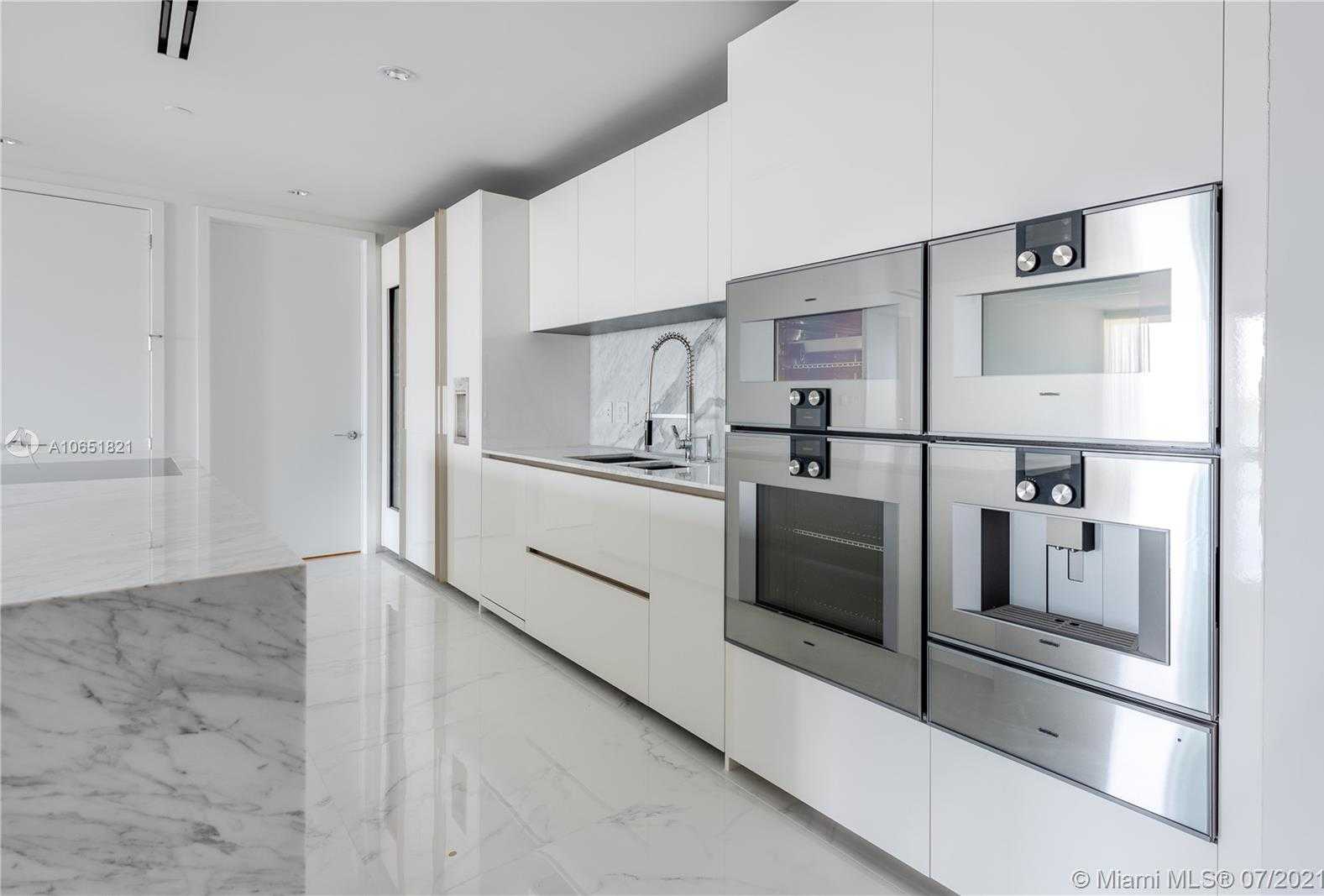 Small Image of 10201 Collins Ave, Bal Harbour, FL 33154, USA Number 9