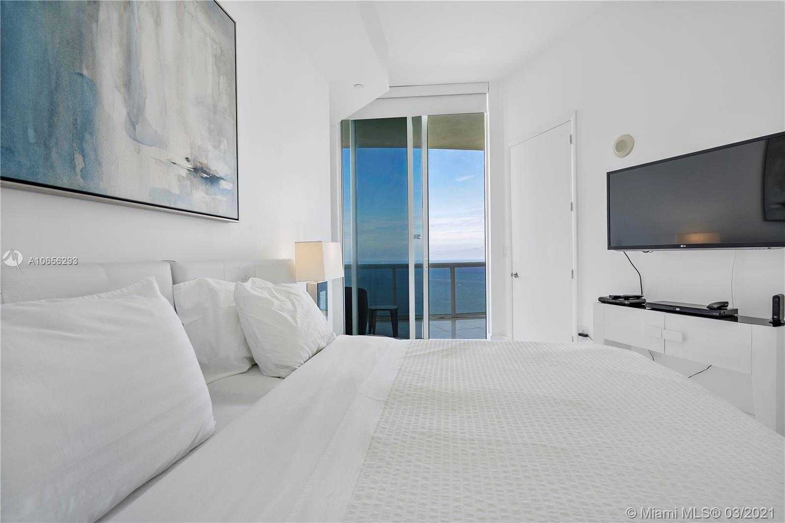 Small Image of 15811 Collins Ave, North Miami Beach, FL 33160, USA Number 11