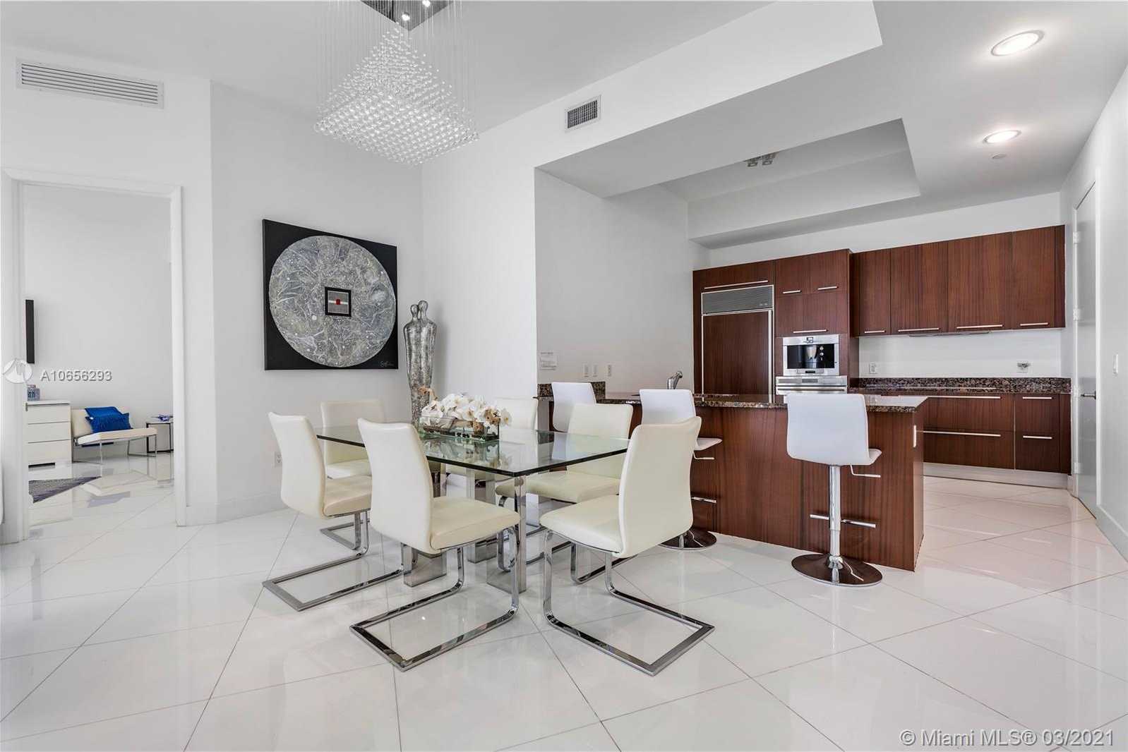 Small Image of 15811 Collins Ave, North Miami Beach, FL 33160, USA Number 2