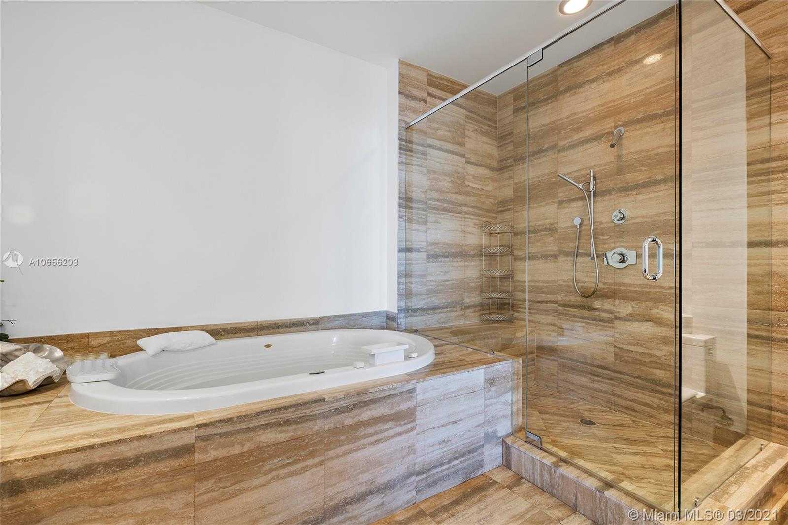 Small Image of 15811 Collins Ave, North Miami Beach, FL 33160, USA Number 20