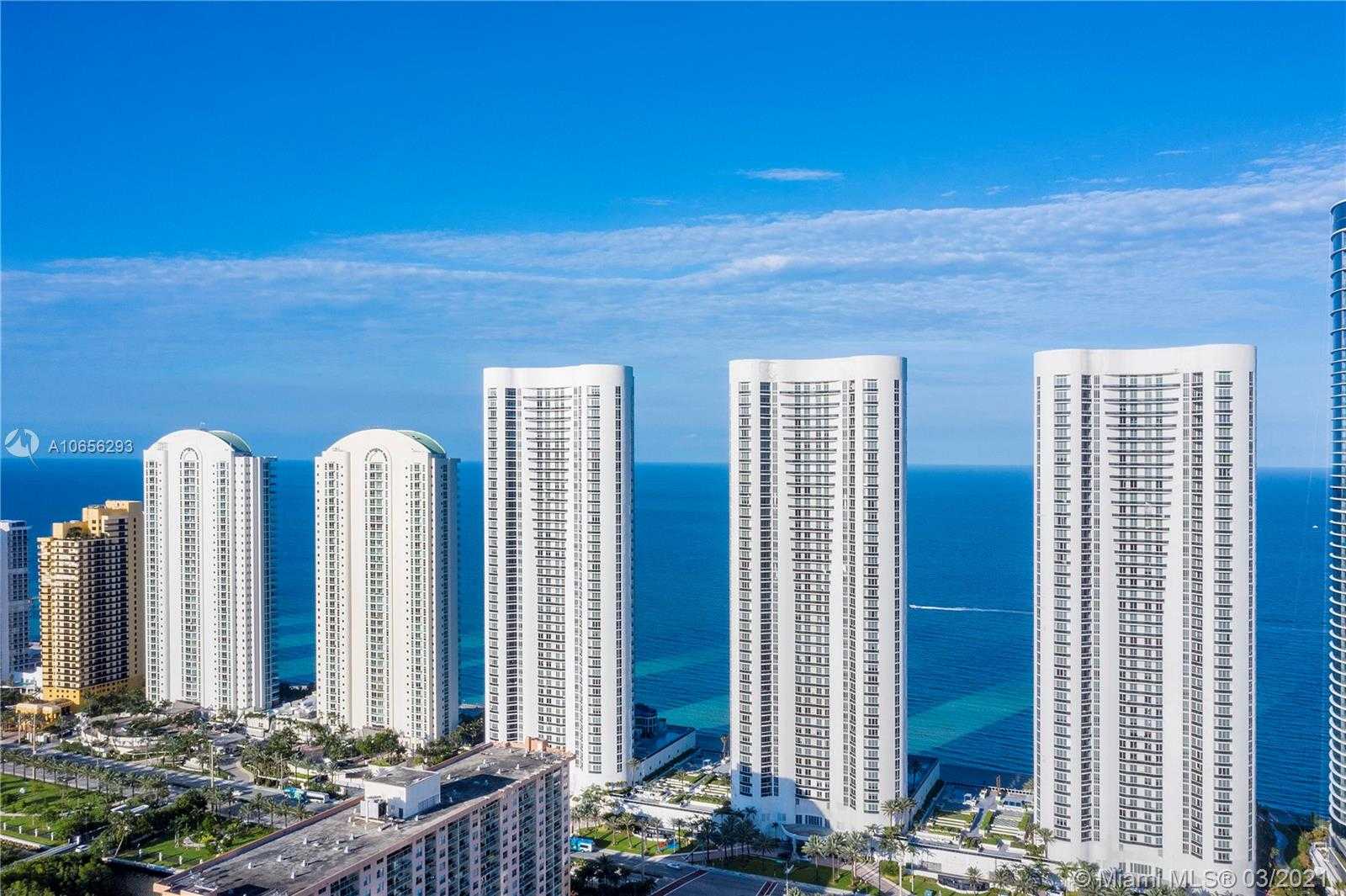 Small Image of 15811 Collins Ave, North Miami Beach, FL 33160, USA Number 21