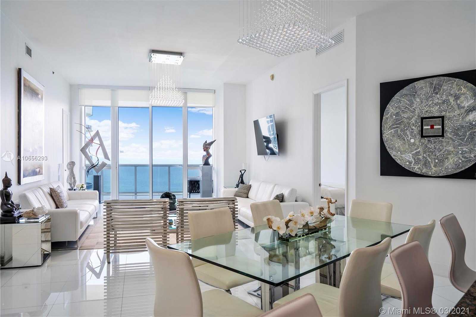 Small Image of 15811 Collins Ave, North Miami Beach, FL 33160, USA Number 3