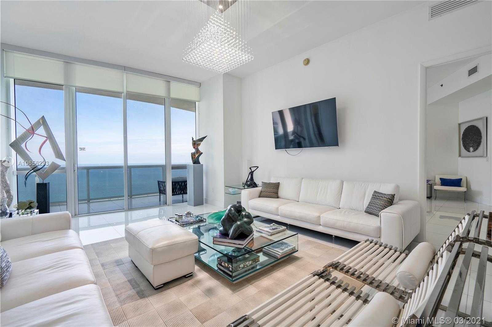 Small Image of 15811 Collins Ave, North Miami Beach, FL 33160, USA Number 6