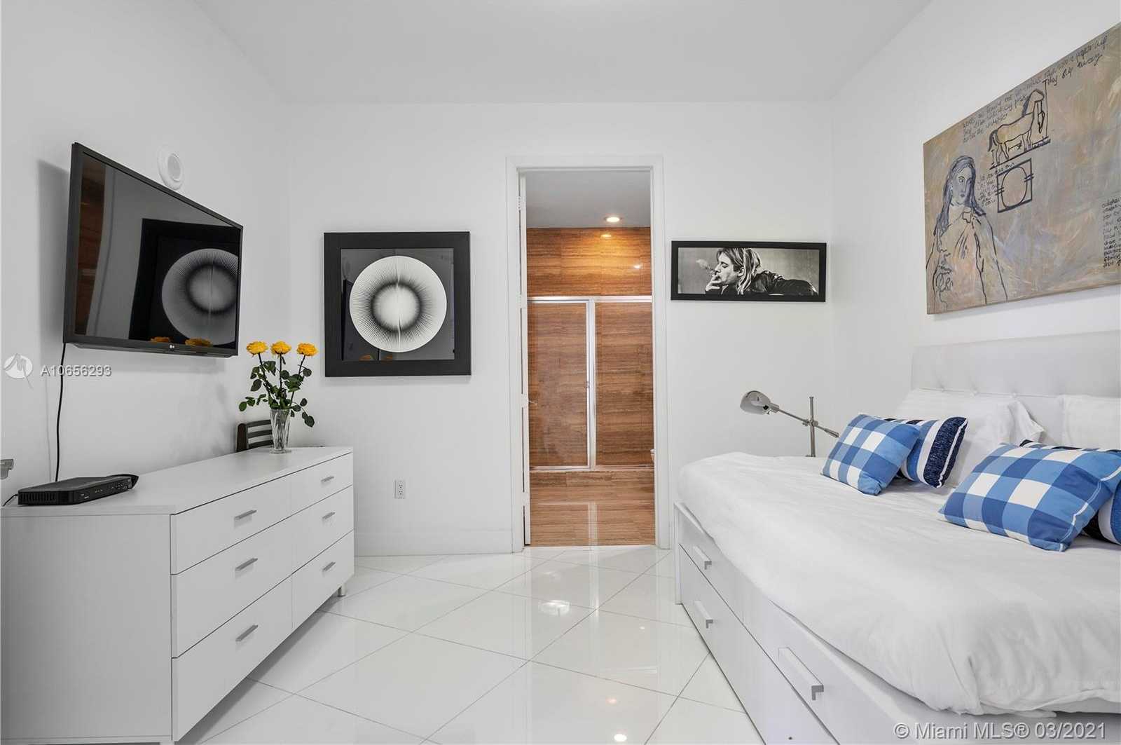 Small Image of 15811 Collins Ave, North Miami Beach, FL 33160, USA Number 8