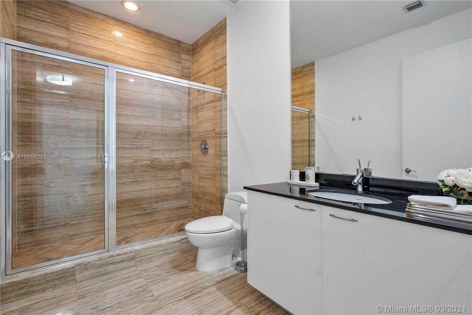 Small Image of 15811 Collins Ave, North Miami Beach, FL 33160, USA Number 9