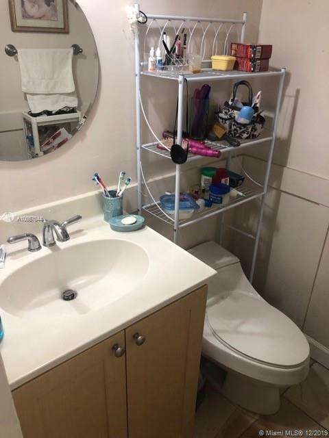 Small Image of 471 N Pine Island Rd, Plantation, FL 33324, USA Number 11