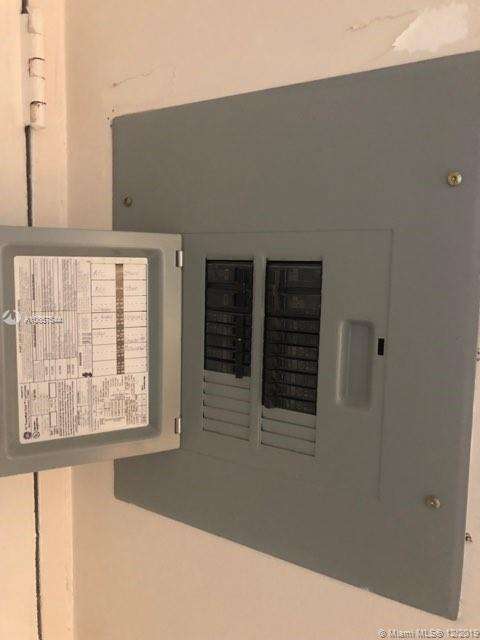 Small Image of 471 N Pine Island Rd, Plantation, FL 33324, USA Number 16