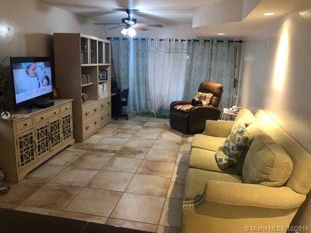 Small Image of 471 N Pine Island Rd, Plantation, FL 33324, USA Number 8