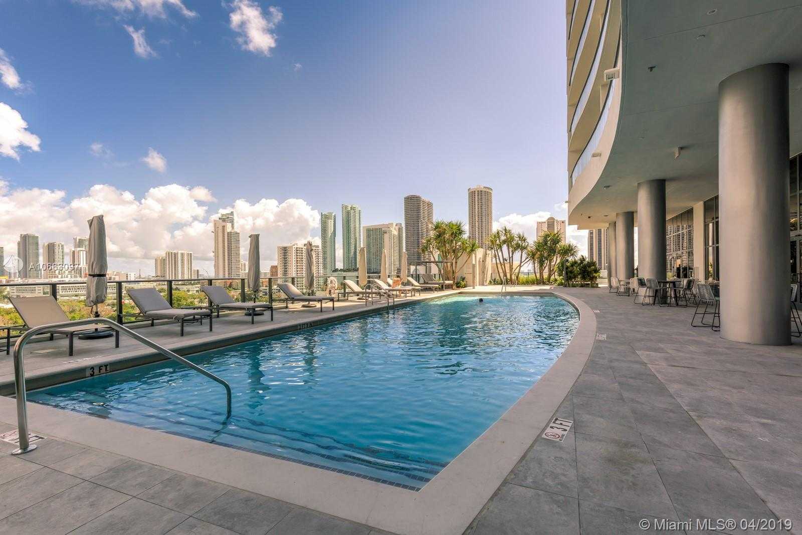 Small Image of 1600 NE 1st Ave, Miami, FL 33132, USA Number 15