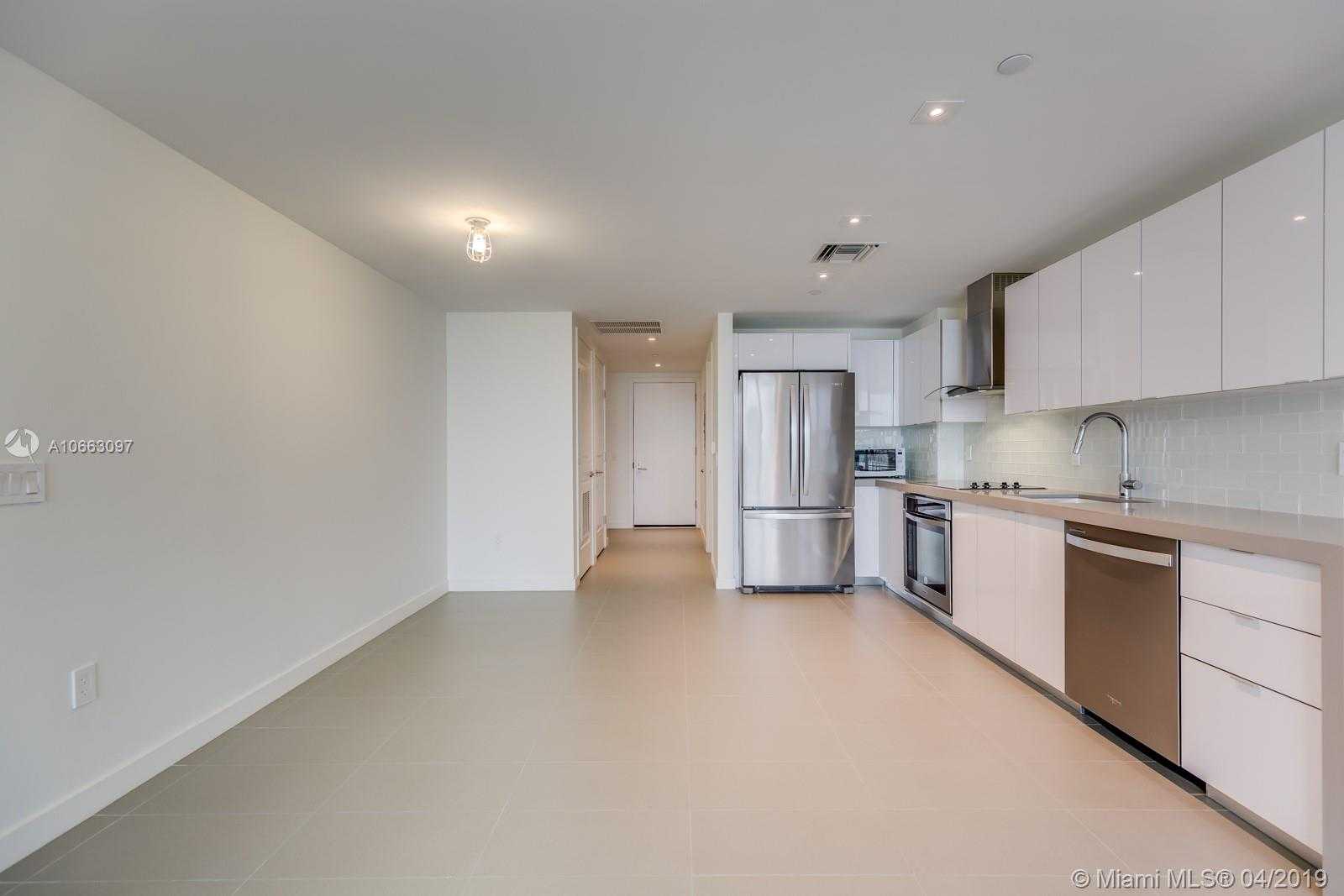Small Image of 1600 NE 1st Ave, Miami, FL 33132, USA Number 4