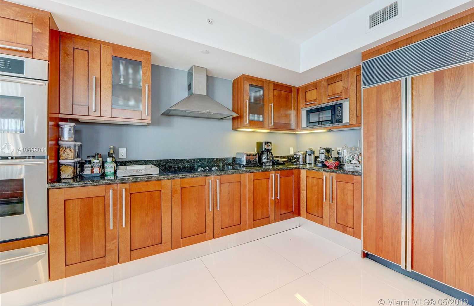Small Image of 3301 NE 183rd St, Aventura, FL 33160, USA Number 16