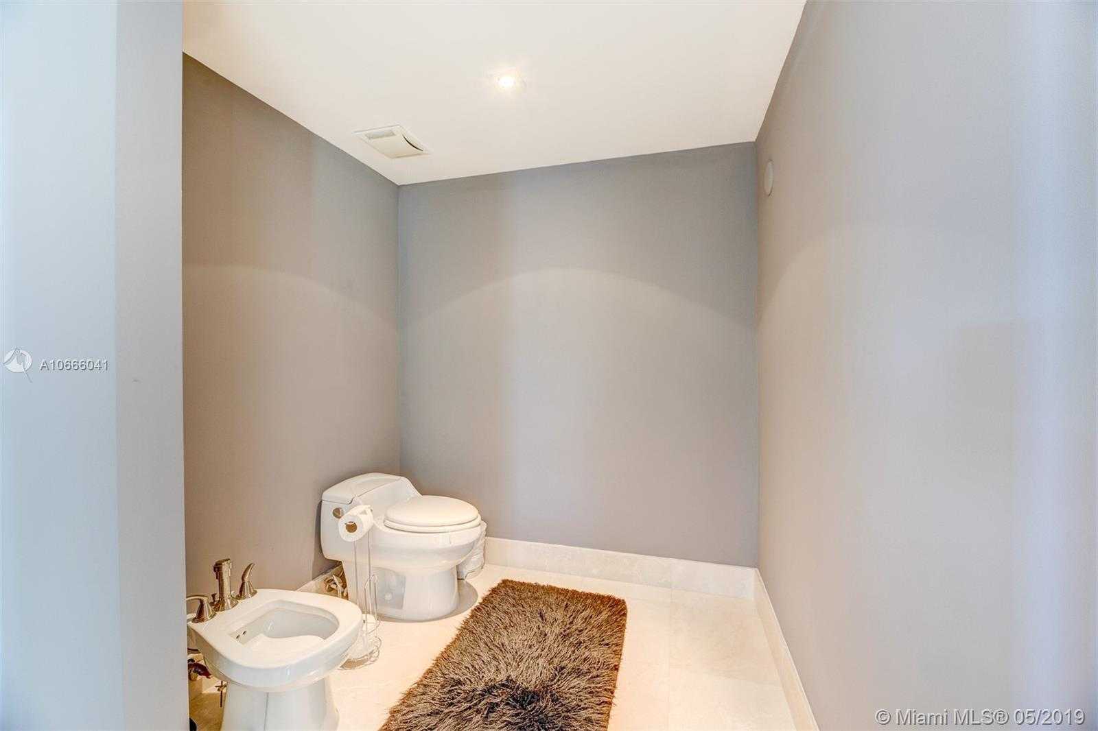 Small Image of 3301 NE 183rd St, Aventura, FL 33160, USA Number 25
