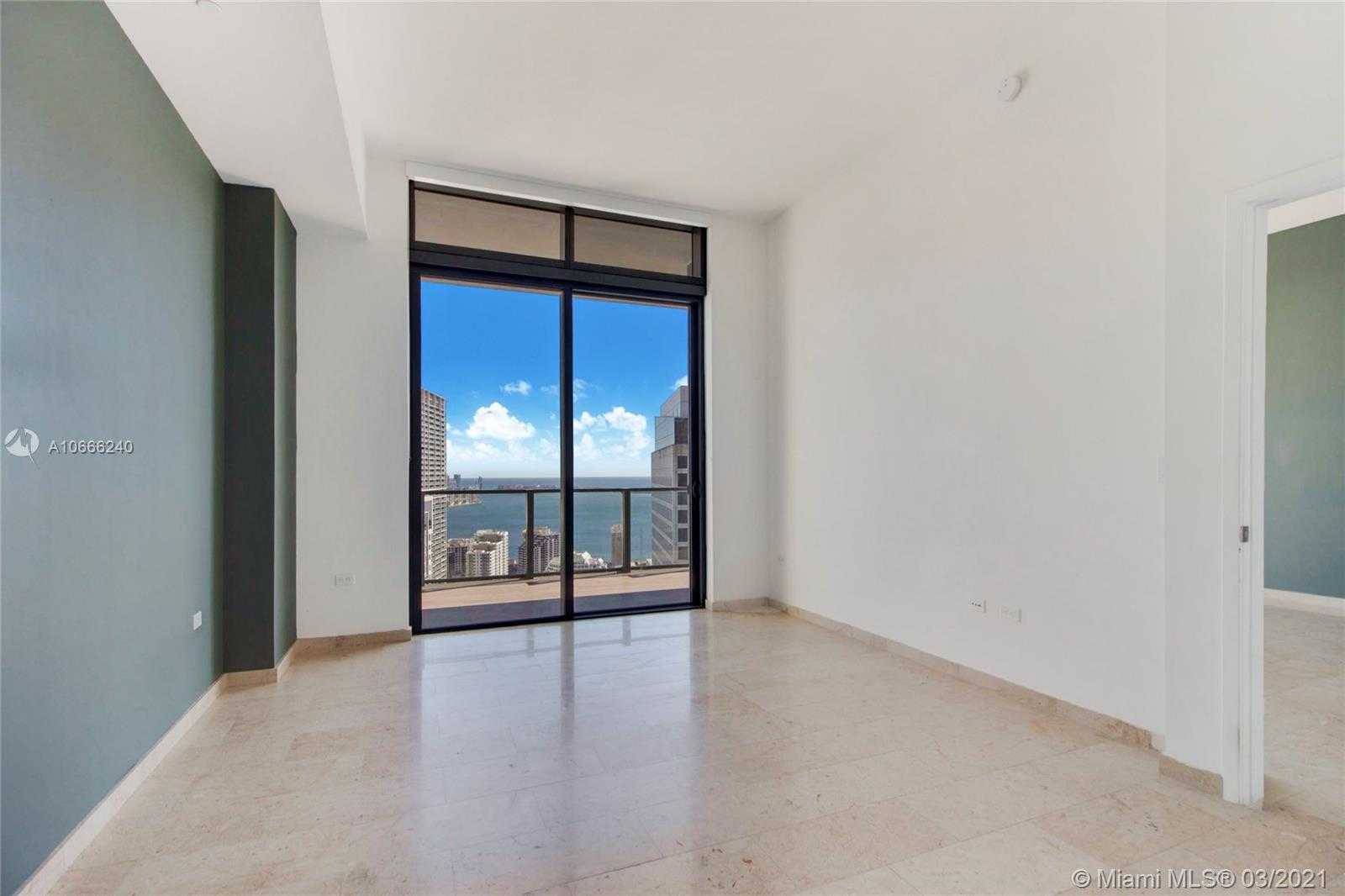 Small Image of 68 SE 6th St, Miami, FL 33131, USA Number 4