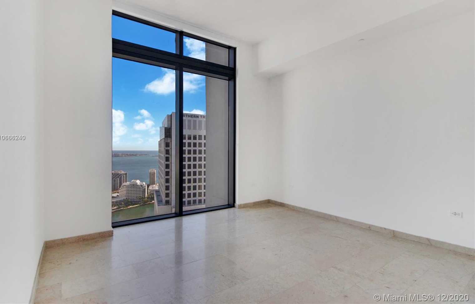Small Image of 68 SE 6th St, Miami, FL 33131, USA Number 8