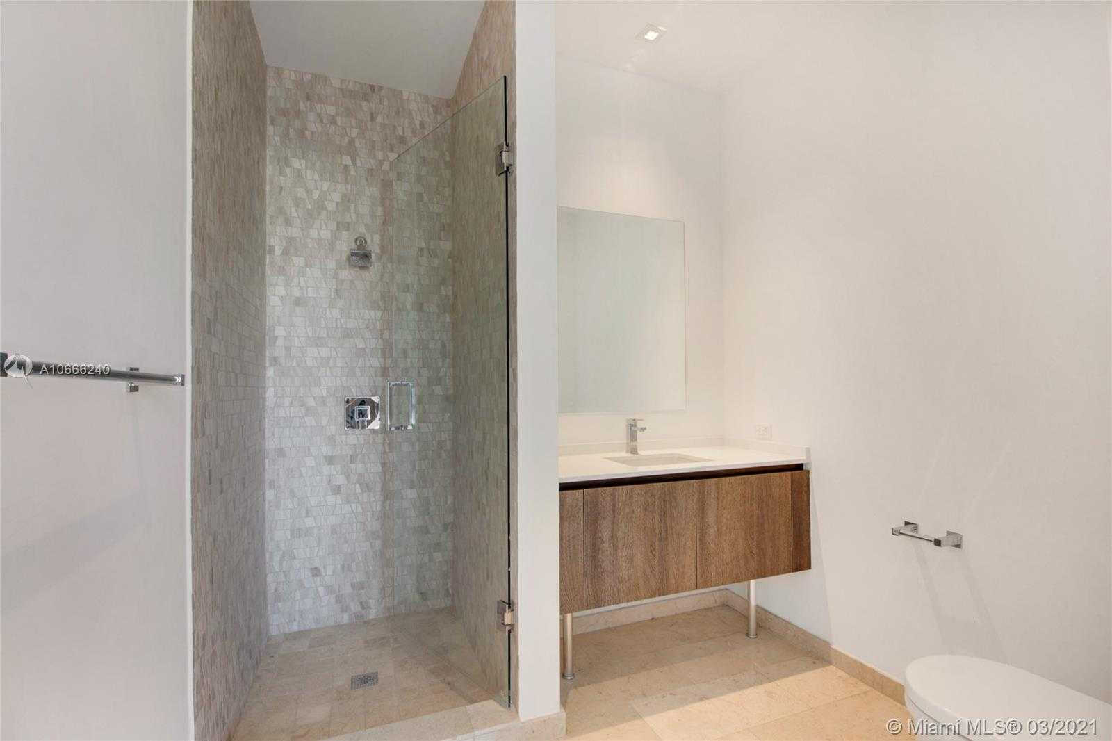 Small Image of 68 SE 6th St, Miami, FL 33131, USA Number 9