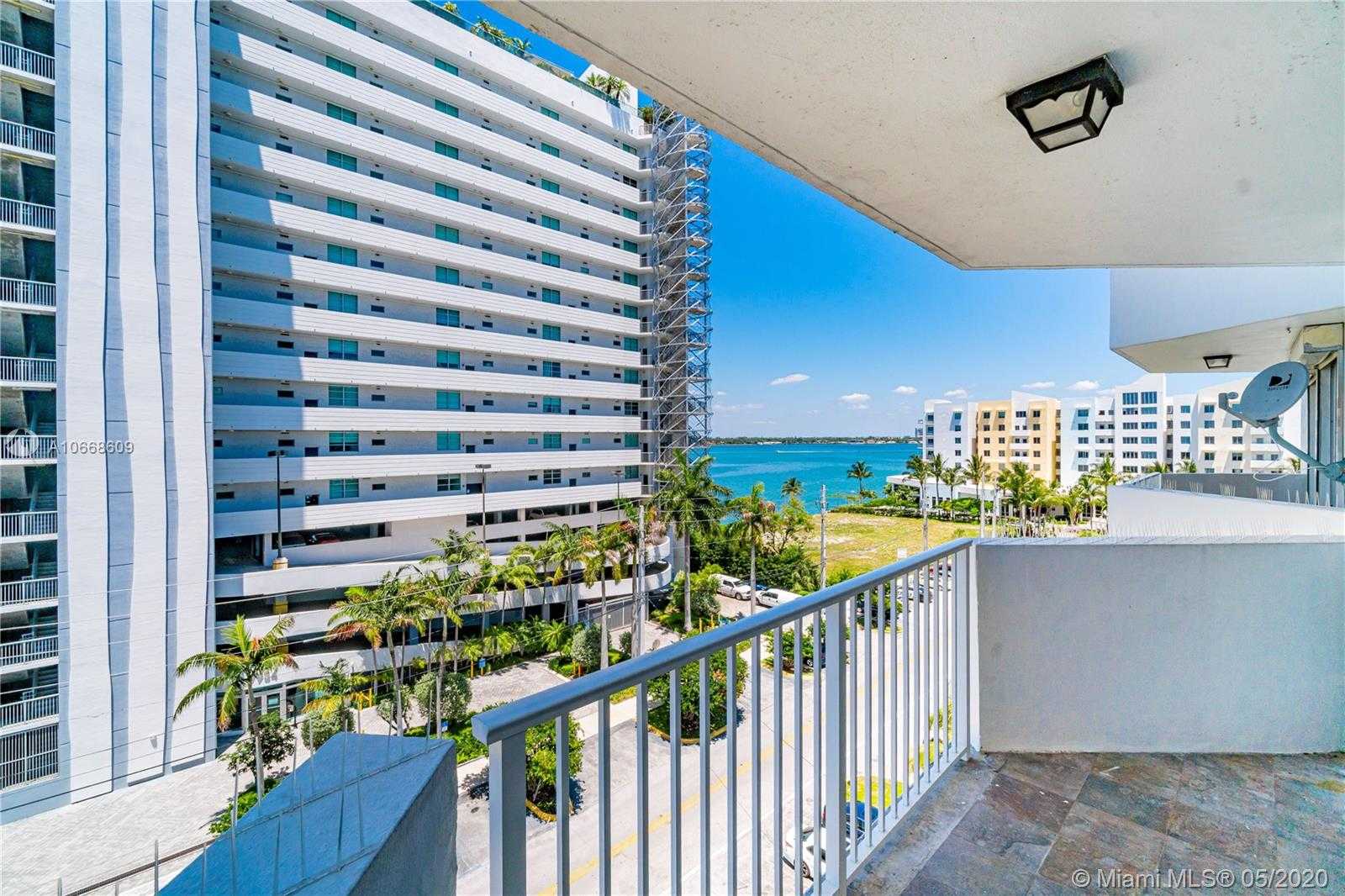 Small Image of 7933 West Dr, North Bay Village, FL 33141, USA Number 39