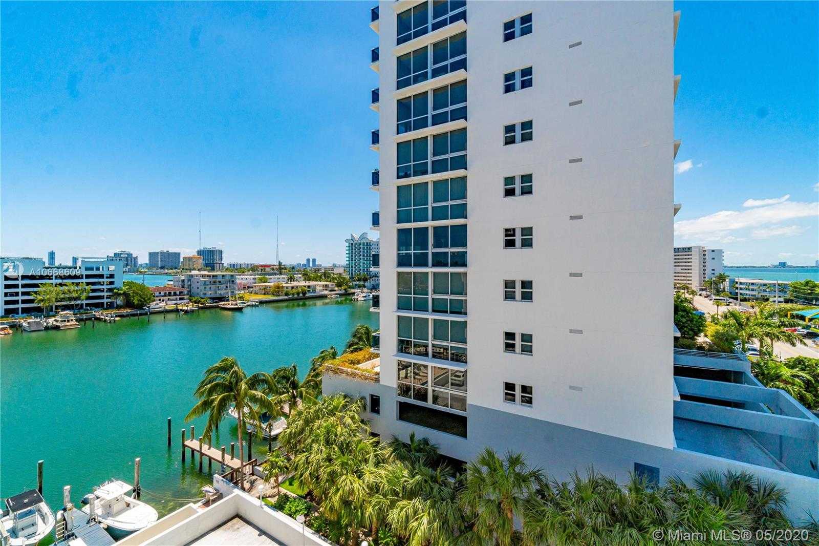 Small Image of 7933 West Dr, North Bay Village, FL 33141, USA Number 41