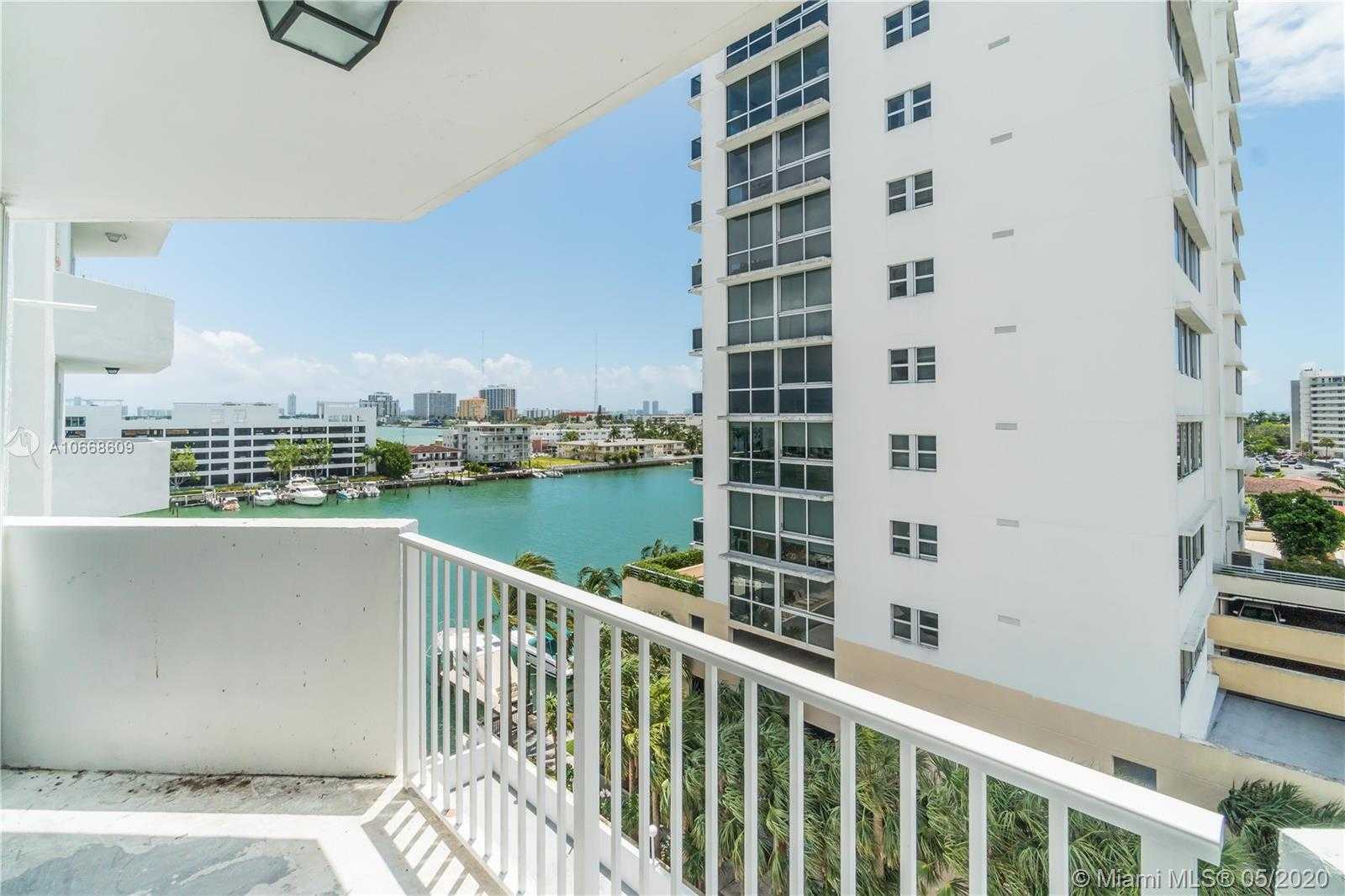 Small Image of 7933 West Dr, North Bay Village, FL 33141, USA Number 48