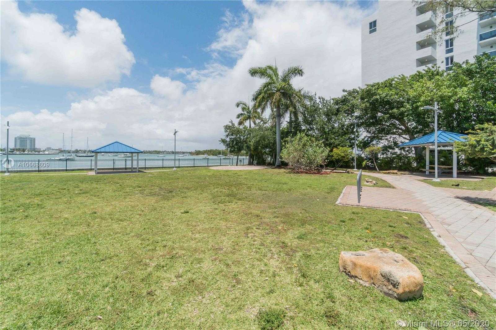 Small Image of 7933 West Dr, North Bay Village, FL 33141, USA Number 56