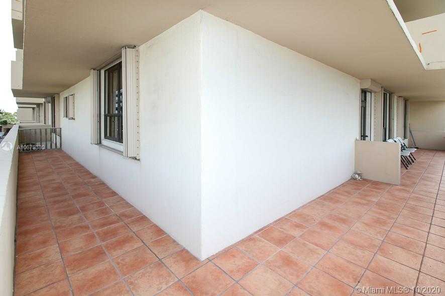 Small Image of 10185 Collins Ave, Bal Harbour, FL 33154, USA Number 13