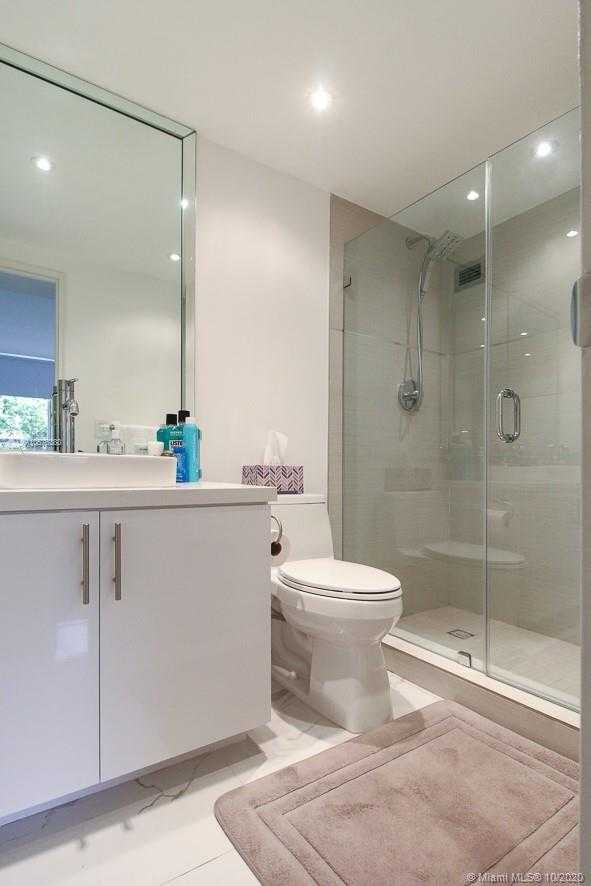 Small Image of 10185 Collins Ave, Bal Harbour, FL 33154, USA Number 5