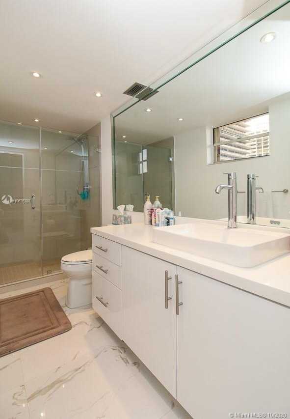 Small Image of 10185 Collins Ave, Bal Harbour, FL 33154, USA Number 9