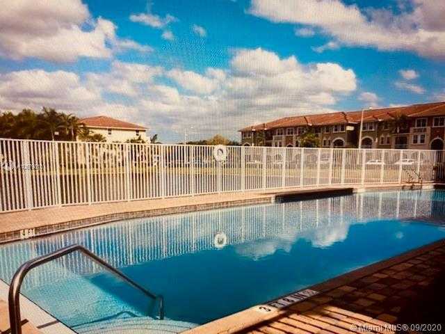 Small Image of 10805 NW 89th Terrace, Doral, FL 33178, USA Number 2