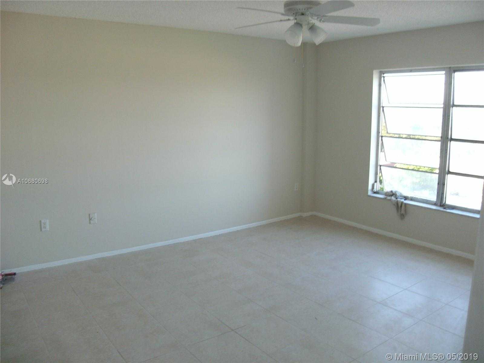 Small Image of 4174 INVERRARY DR #911, Lauderhill Number 3