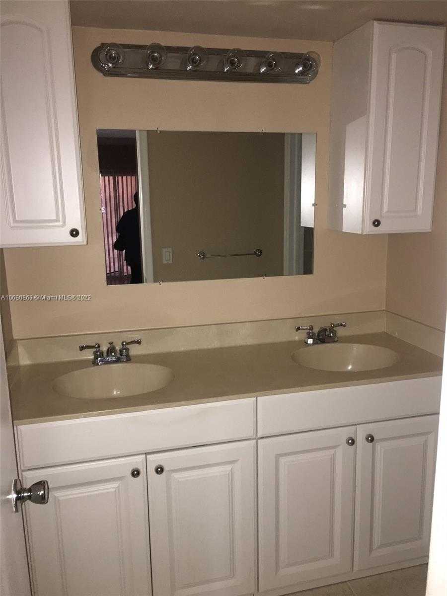 Small Image of 3301 SPANISH MOSS TER #906, Lauderhill Number 11
