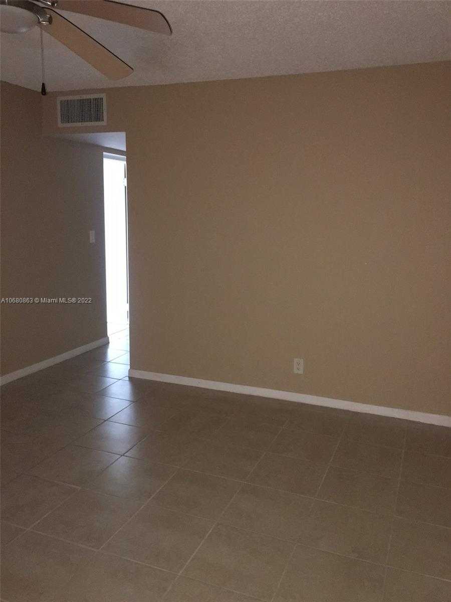 Small Image of 3301 SPANISH MOSS TER #906, Lauderhill Number 14