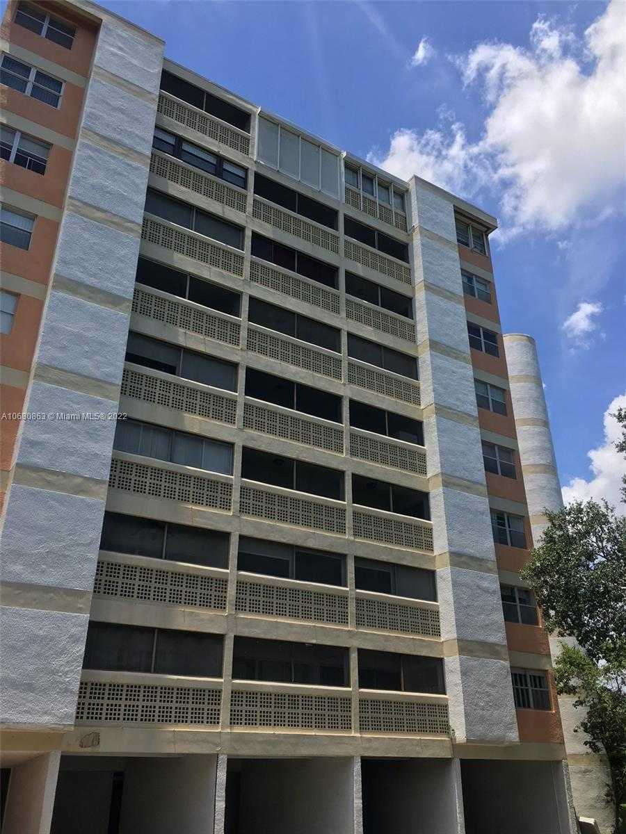 Small Image of 3301 SPANISH MOSS TER #906, Lauderhill Number 2
