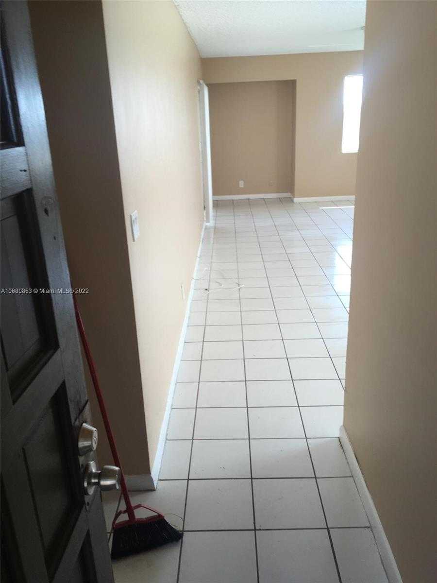 Small Image of 3301 SPANISH MOSS TER #906, Lauderhill Number 23