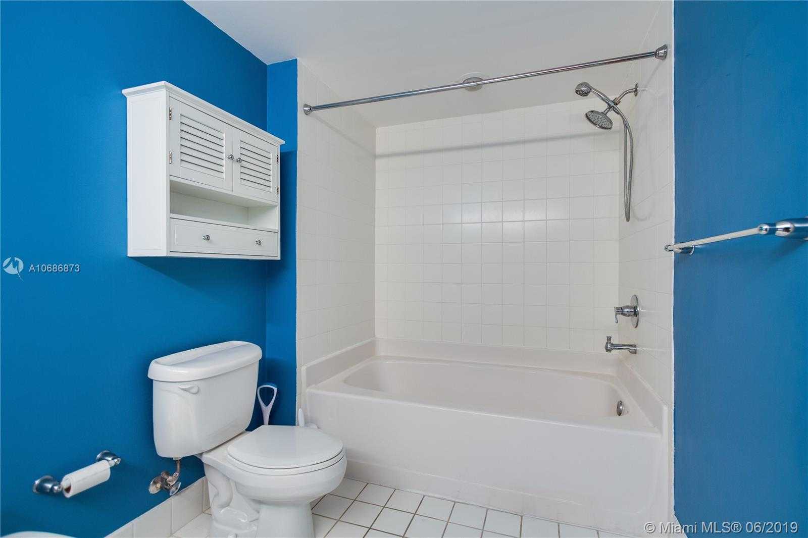 Small Image of 601 NORTH EAST 36TH ST #PH4, Miami Number 17